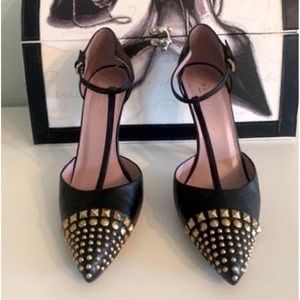 GUCCI Pre-owned GUCCI Black Leather
Coline Studded T Strap Size 7
Made in Italy